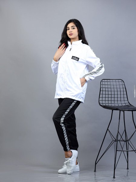 بدلة براشوت رياضي طول وسط ديور